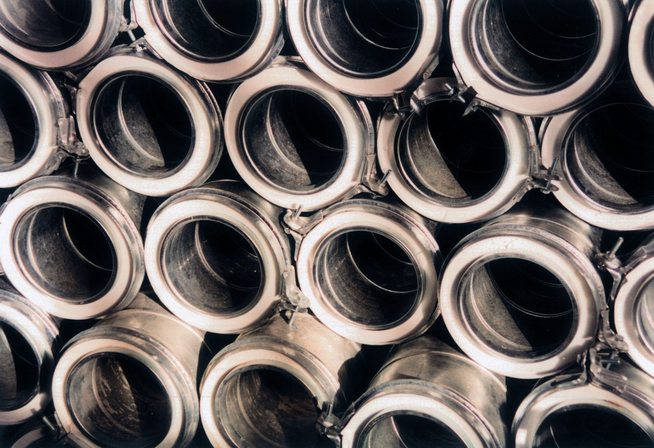 chimeneas negras